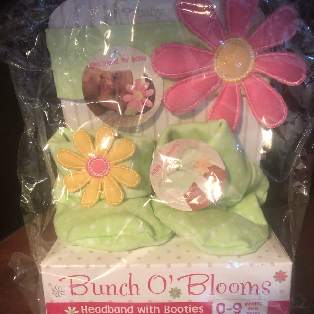 Baby headband with booties